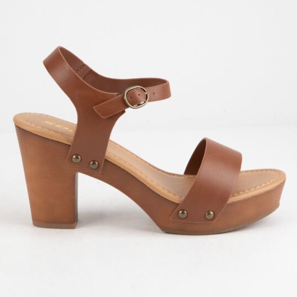Wooden Tan Platform block heeled sandals